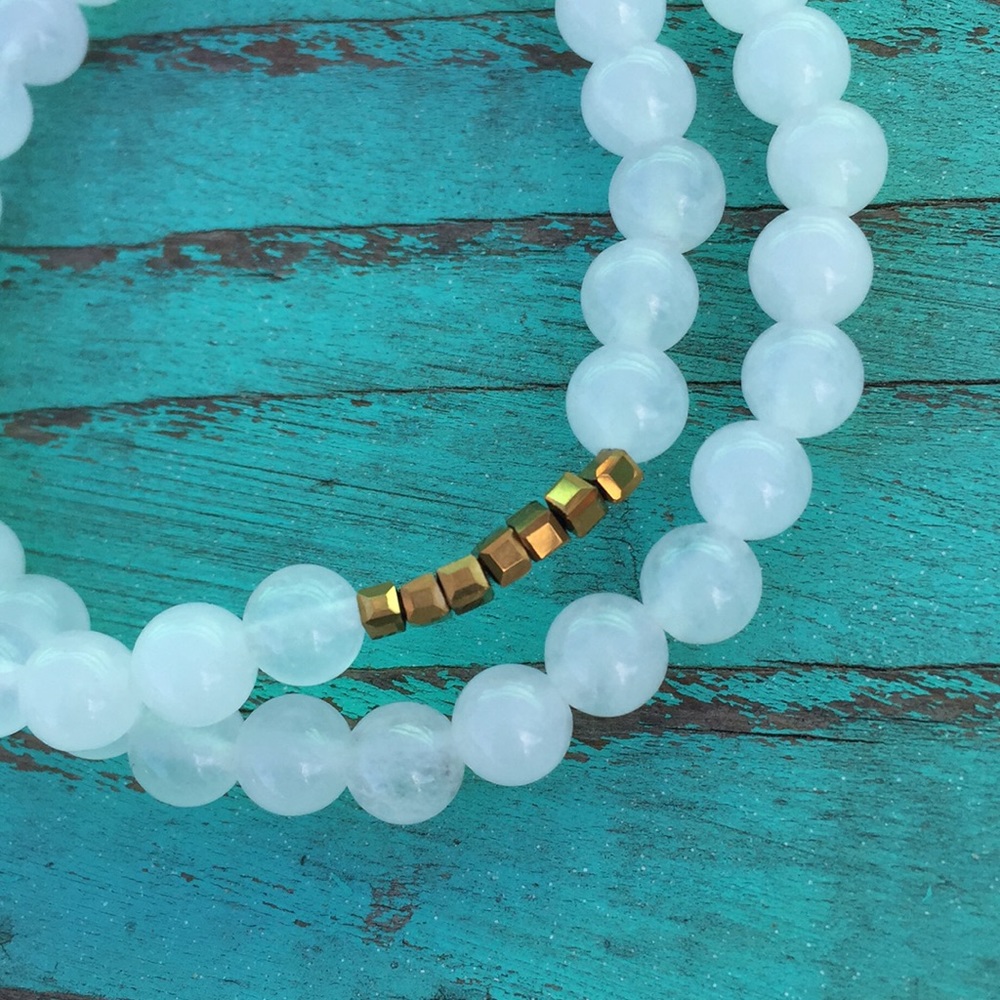 Natural white quarts bracelet set